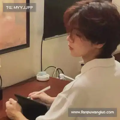 石珺胡